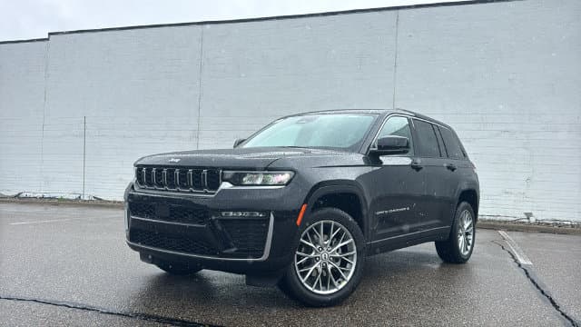 2027 Jeep Grand Cherokee Limited — photo 1 of 30