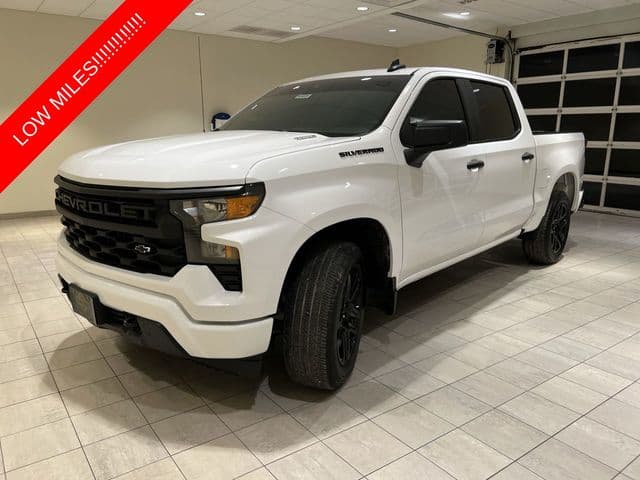 2024 Chevrolet Silverado 1500 Custom — photo 1 of 29