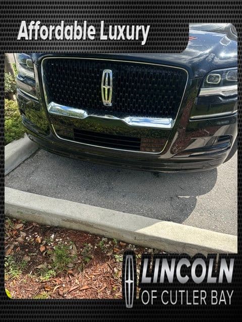 2023 Lincoln Navigator Reserve — photo 1 of 4