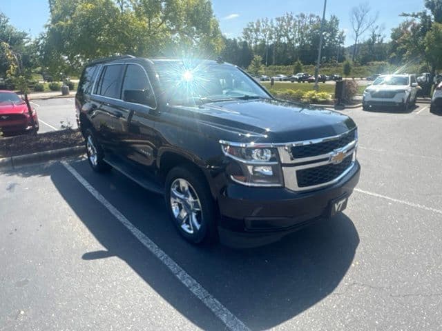 2019 Chevrolet Tahoe LT — photo 1 of 6