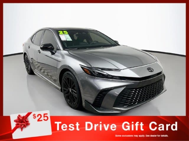 2025 Toyota Camry SE — photo 1 of 33