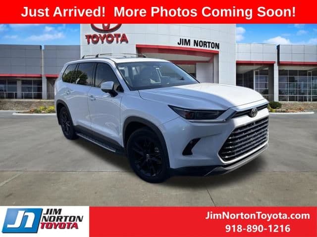 2025 Toyota Grand Highlander Limited — photo 1 of 14