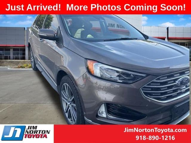 2019 Ford Edge Titanium — photo 1 of 14
