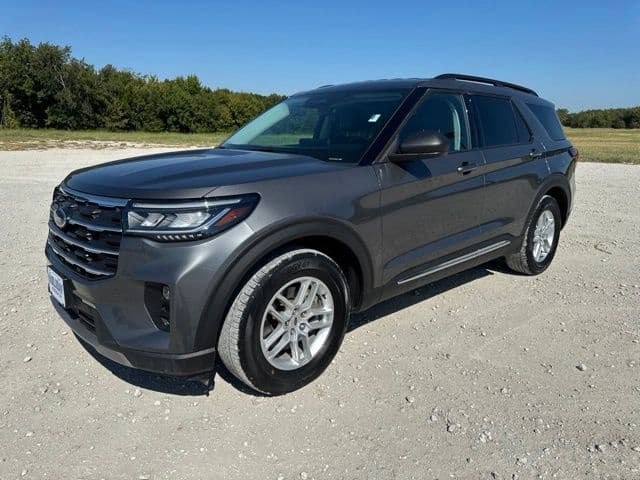 2025 Ford Explorer Active — photo 1 of 26