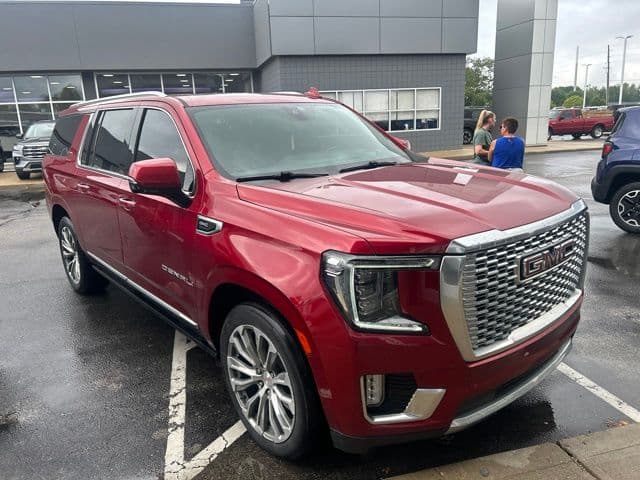 2021 GMC Yukon XL Denali — photo 1 of 28