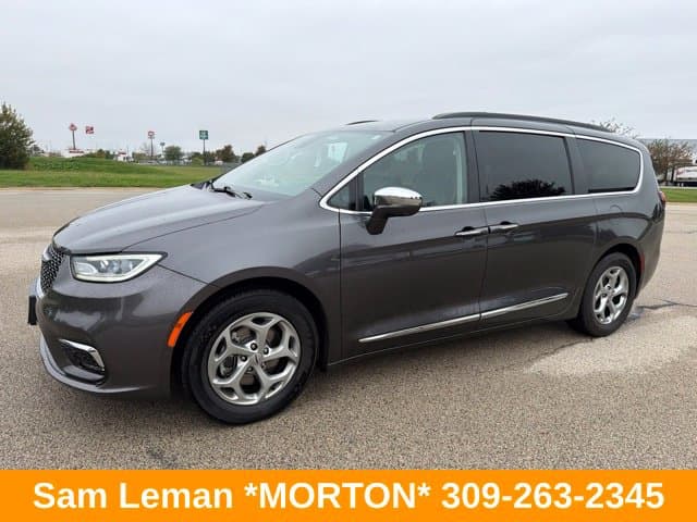 2022 Chrysler Pacifica Limited — photo 1 of 9