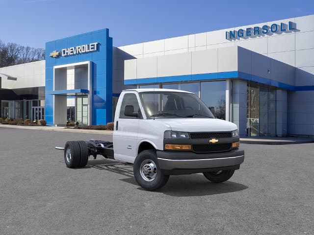 2026 Chevrolet Express Commercial Cutaway Base — photo 1 of 24