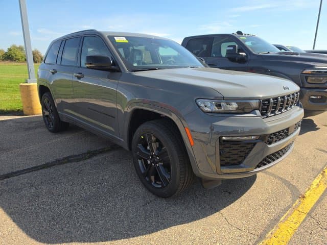 2027 Jeep Grand Cherokee Limited Reserve — photo 1 of 4