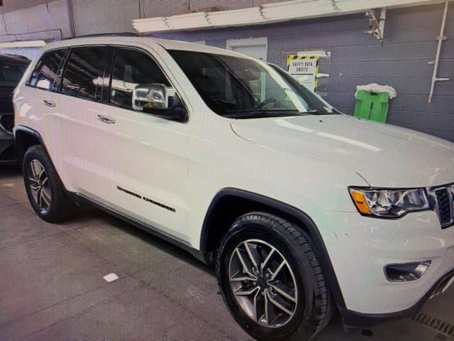 2022 Jeep Grand Cherokee WK Limited — photo 1 of 12