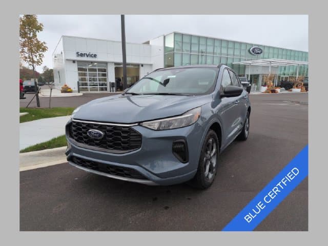 2023 Ford Escape ST-Line — photo 1 of 9