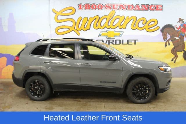 2023 Jeep Cherokee Altitude — photo 1 of 20