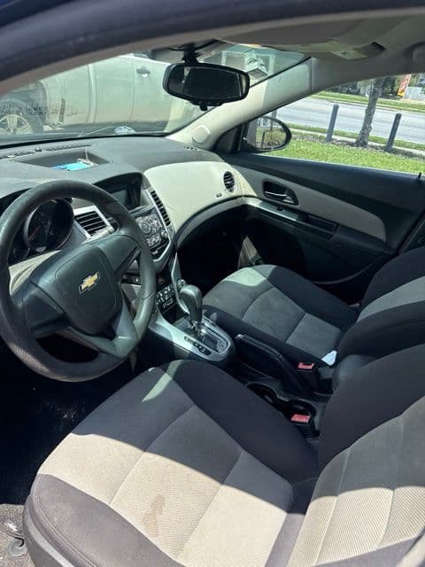 2012 Chevrolet Cruze LS — photo 1 of 21