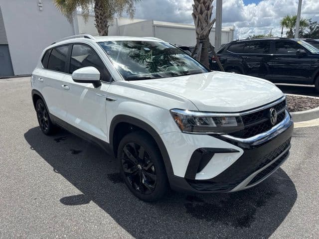 2023 Volkswagen Taos SE — photo 1 of 23