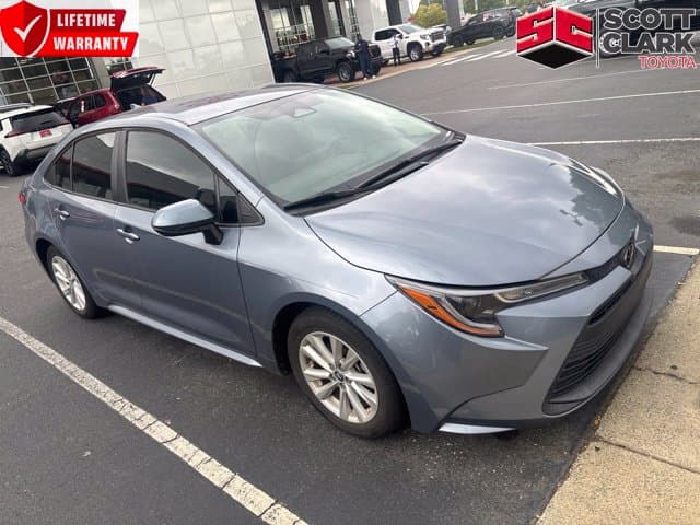 2024 Toyota Corolla LE — photo 1 of 11