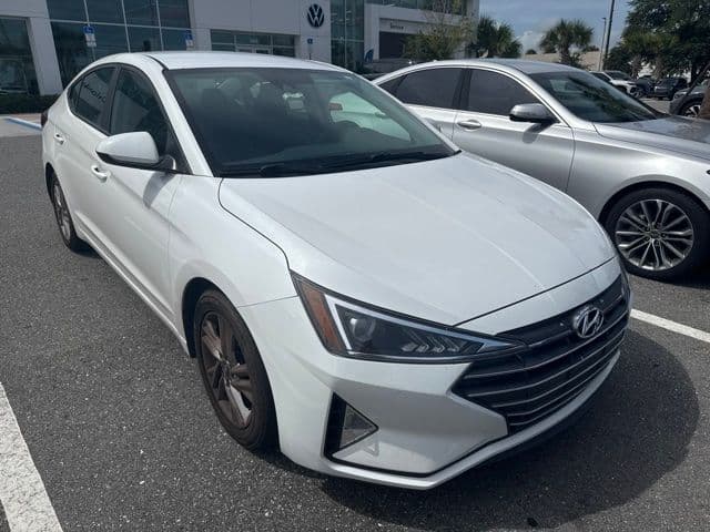 2019 Hyundai Elantra SEL — photo 1 of 24