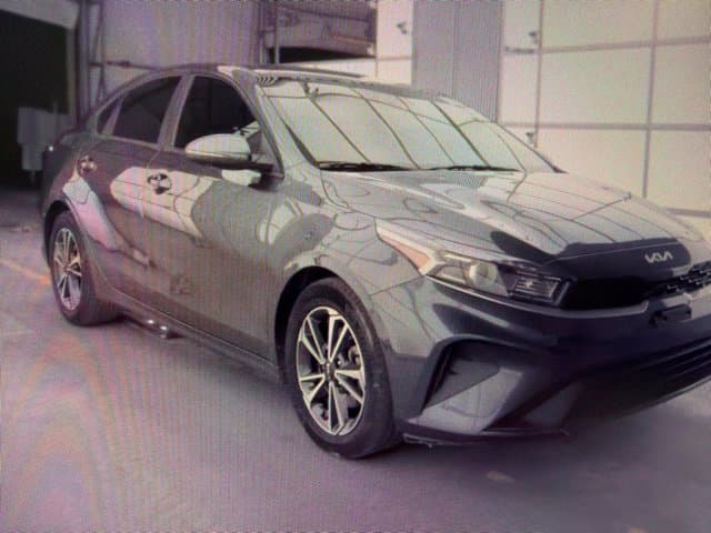 2024 Kia Forte LXS — photo 1 of 12