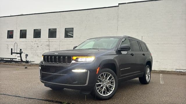 2027 Jeep Grand Cherokee L Limited — photo 1 of 31