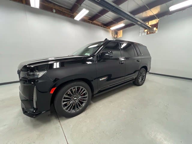 2023 Cadillac Escalade AWD V-Series — photo 1 of 5