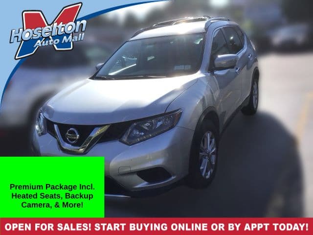 2015 Nissan Rogue SV — photo 1 of 2
