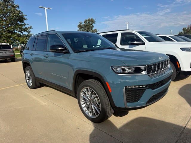 2027 Jeep Grand Cherokee Limited — photo 1 of 16