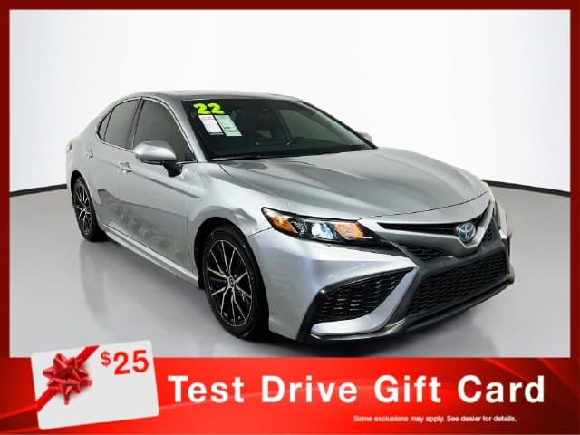 2022 Toyota Camry Hybrid SE — photo 1 of 33