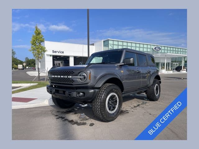 2022 Ford Bronco Badlands — photo 1 of 9