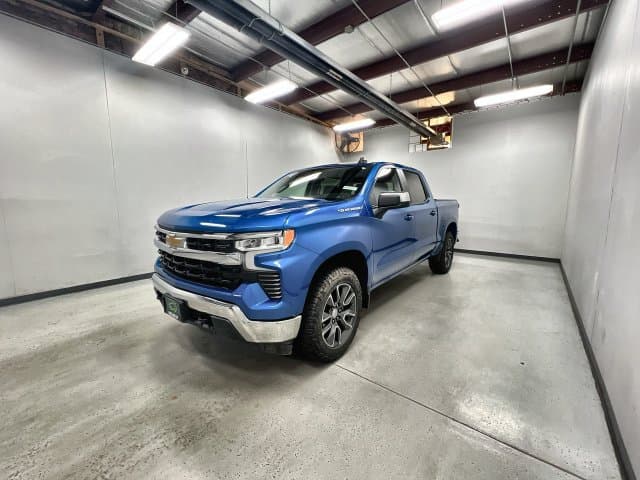 2024 Chevrolet Silverado 1500 LT — photo 1 of 33