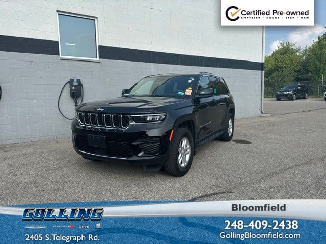 2025 Jeep Grand Cherokee Laredo — photo 1 of 11