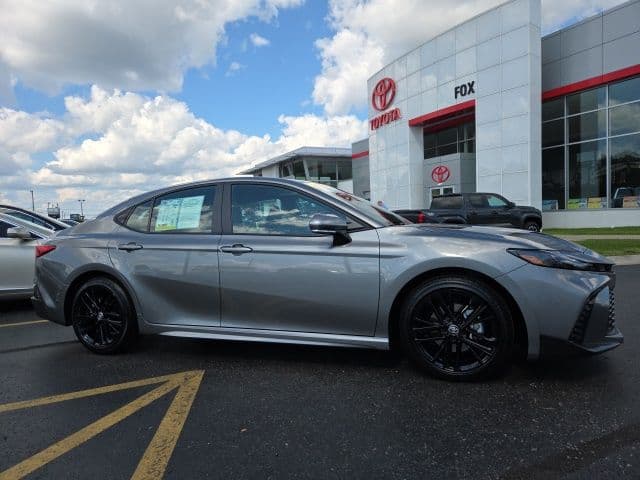 2026 Toyota Camry SE — photo 1 of 27