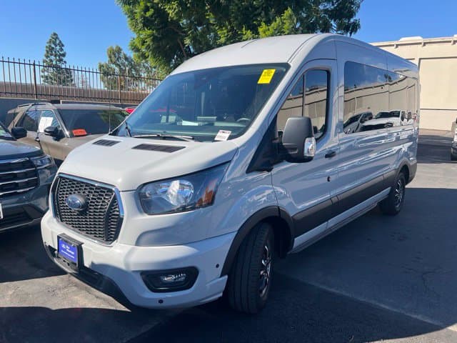 2025 Ford Transit Passenger Wagon XLT — photo 1 of 2
