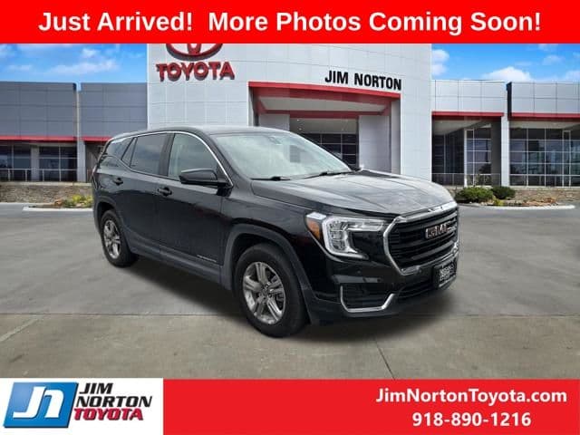 2024 GMC Terrain SLE — photo 1 of 12