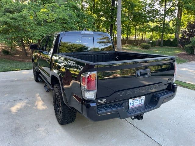 2022 Toyota Tacoma TRD Sport — photo 1 of 9