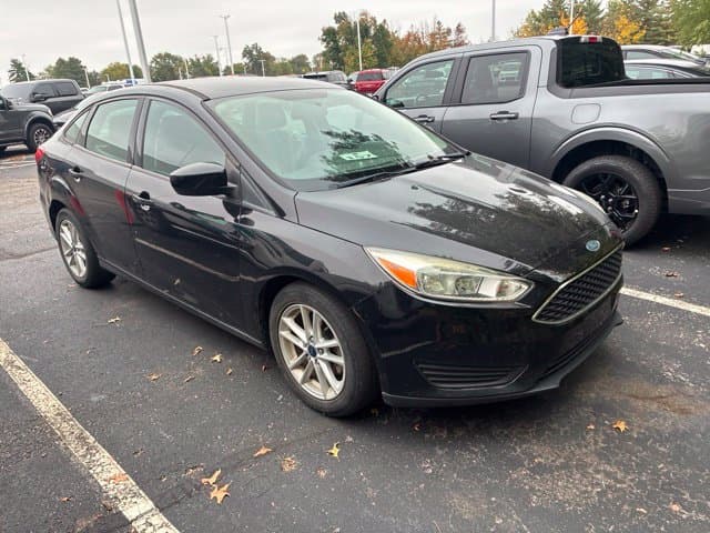 2018 Ford Focus SE — photo 1 of 11