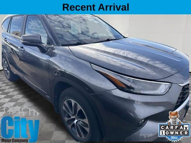 2023 Toyota Highlander Hybrid XLE — photo 1 of 6