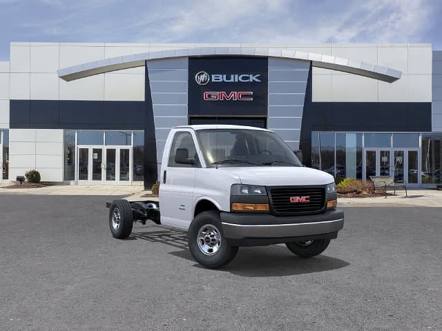 2026 GMC Savana Commercial Cutaway Base — photo 1 of 24