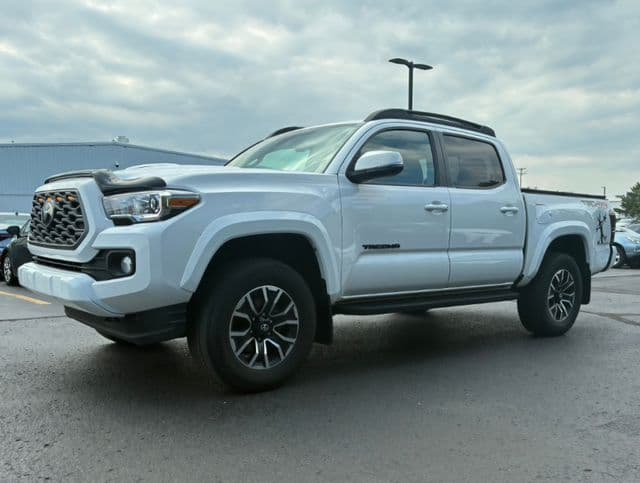 2022 Toyota Tacoma TRD Sport — photo 1 of 3