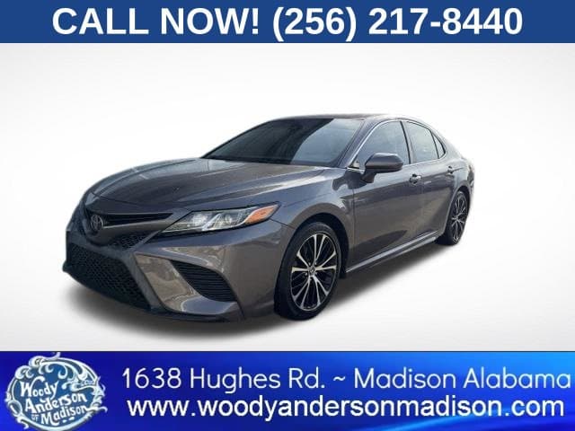 2020 Toyota Camry SE — photo 1 of 13