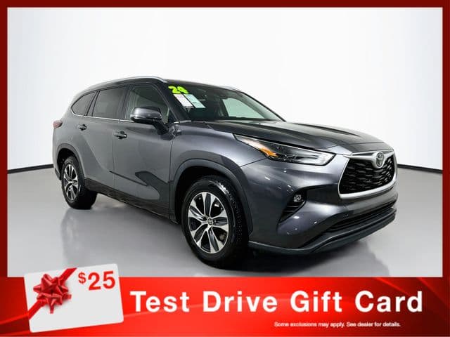 2024 Toyota Highlander XLE — photo 1 of 33