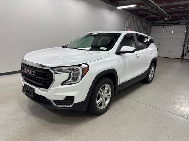 2024 GMC Terrain SLE — photo 1 of 5