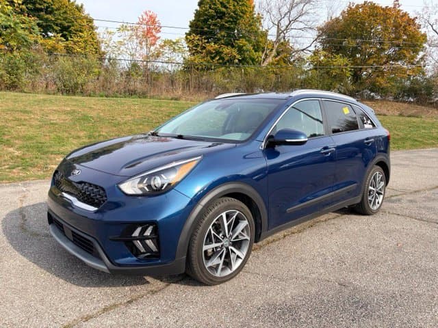 2021 Kia Niro Touring — photo 1 of 14