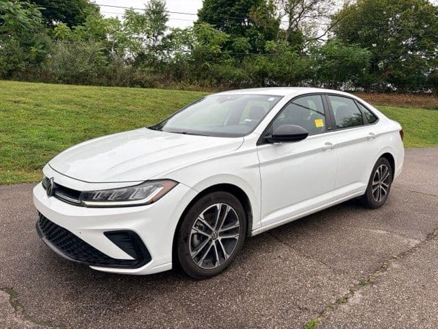 2025 Volkswagen Jetta Sport — photo 1 of 14