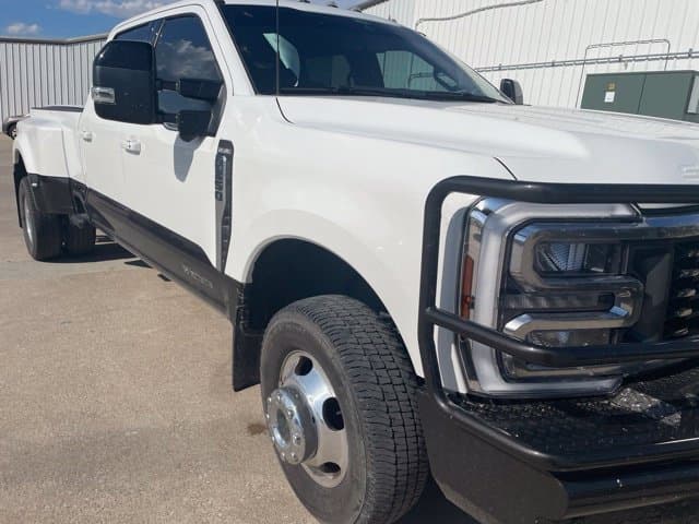 2024 Ford Super Duty F-350 DRW King Ranch — photo 1 of 24