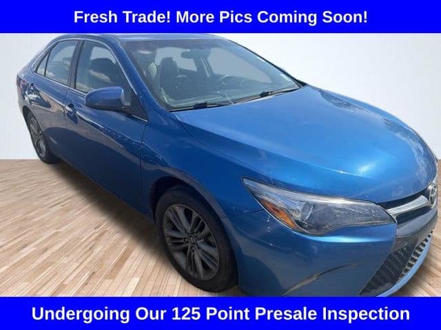 2017 Toyota Camry SE — photo 1 of 5