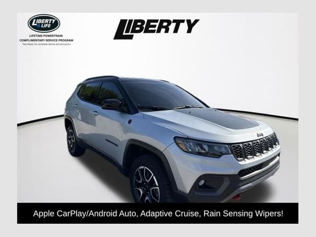 2025 Jeep Compass Trailhawk — photo 1 of 14