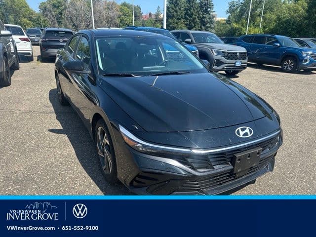2024 Hyundai Elantra SEL — photo 1 of 22