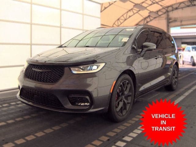 2021 Chrysler Pacifica Touring L — photo 1 of 11