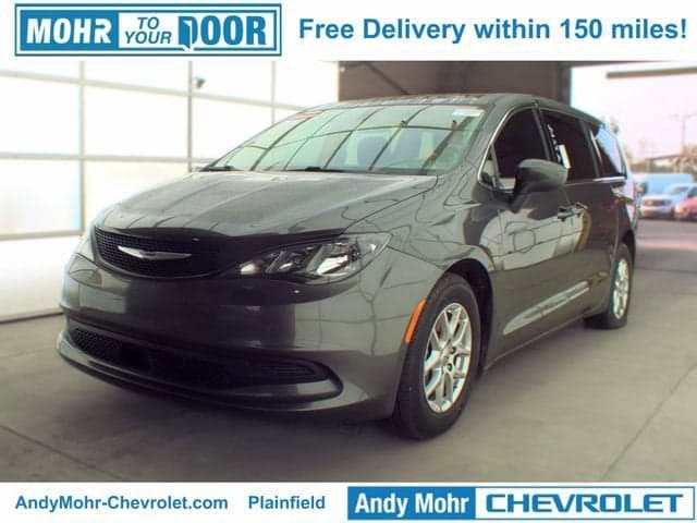 2022 Chrysler Voyager LX — photo 1 of 11