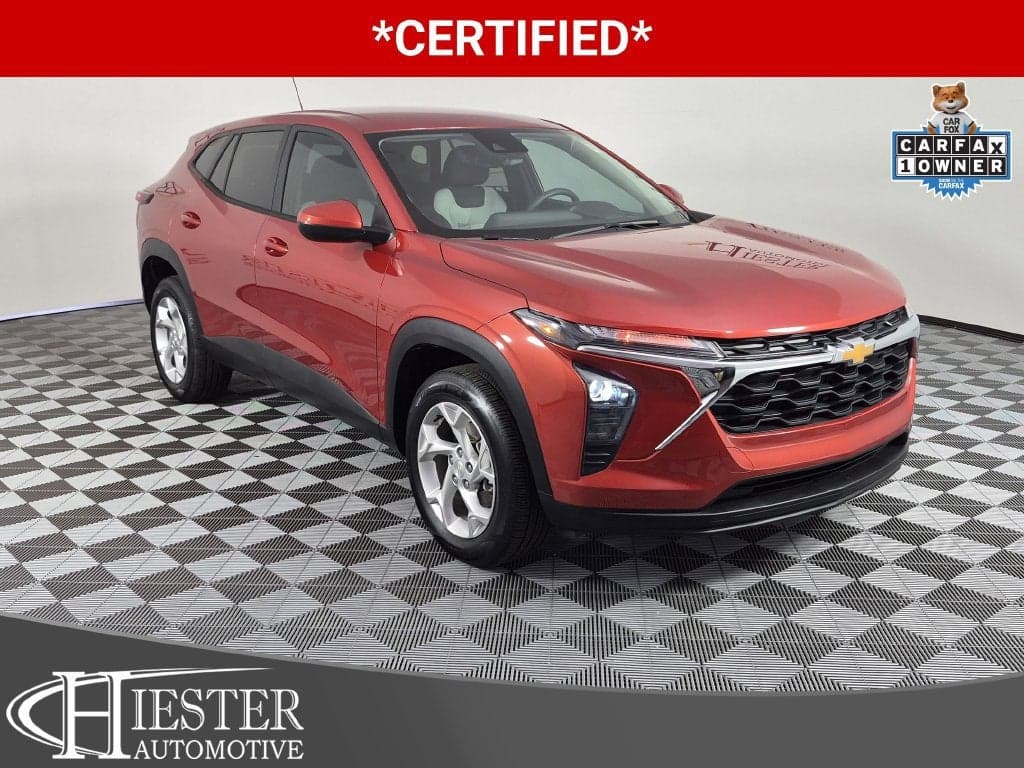 2024 Chevrolet Trax LS — photo 1 of 5