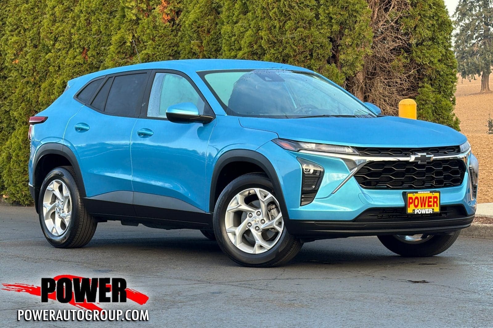 2025 Chevrolet Trax LS — photo 1 of 5
