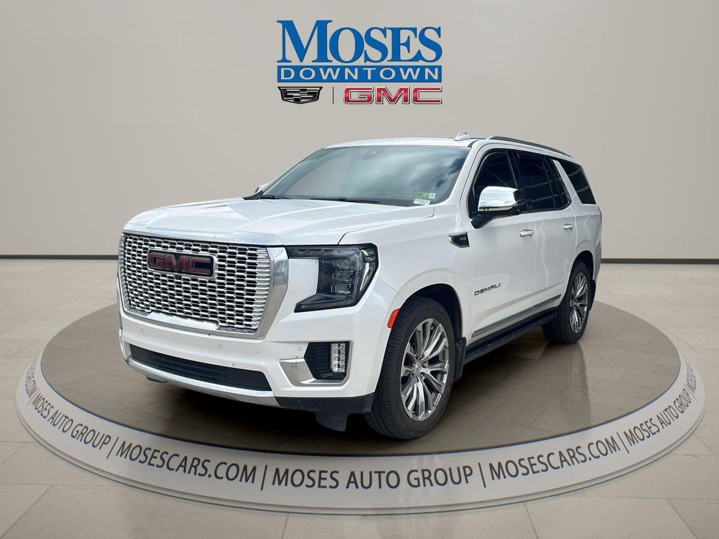 2021 GMC Yukon Denali — photo 1 of 10